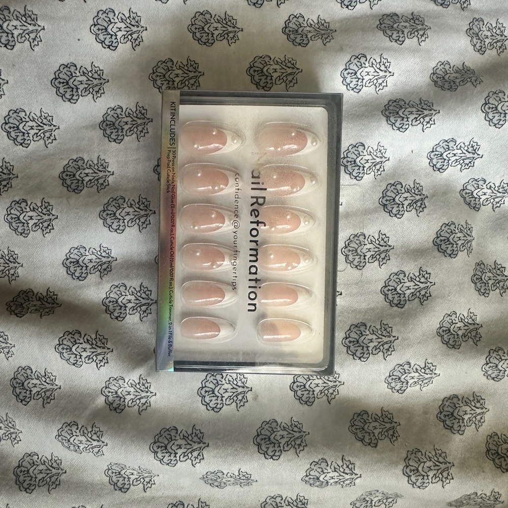 Reformation Blush Press-On Nails